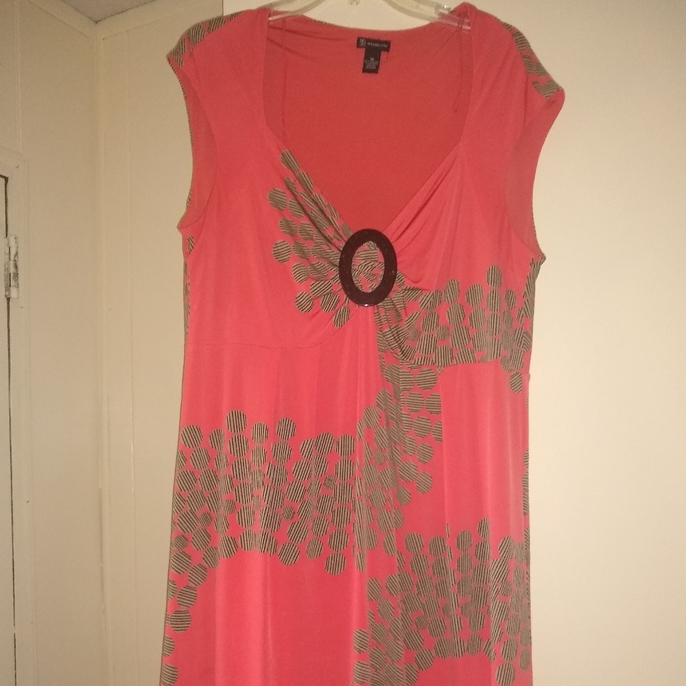New Directions coral and tan dress